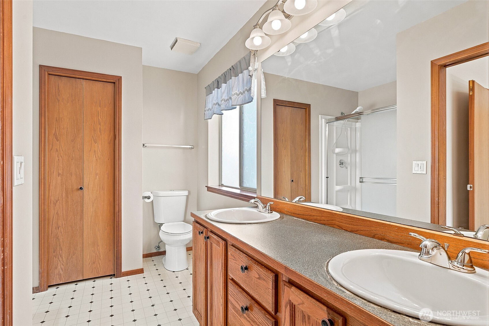5726 67th Street Property Photo 16