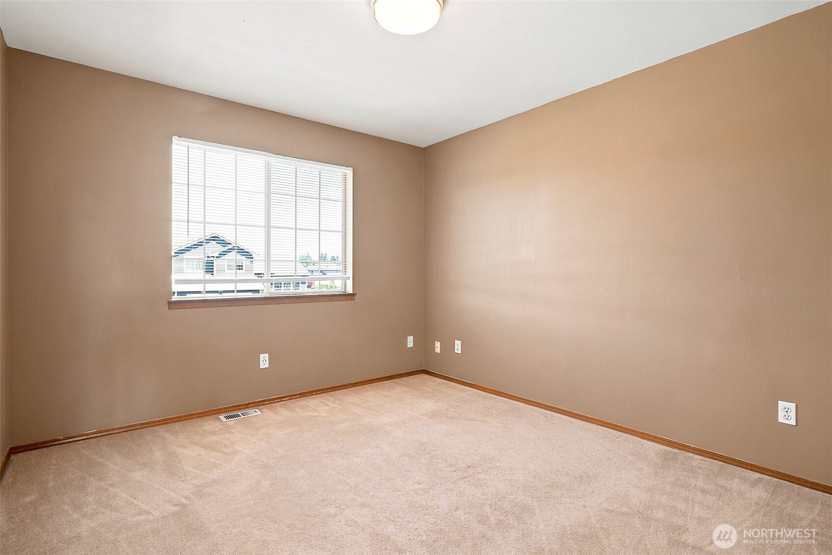 5726 67th Street Property Photo 18