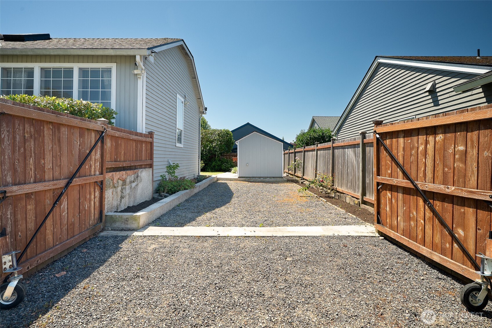 5726 67th Street Property Photo 27