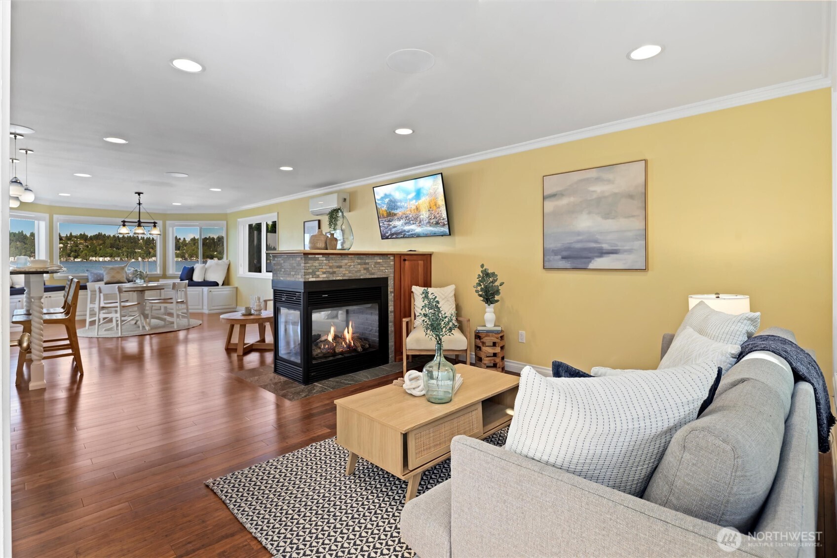 13133 Holmes Point Drive Property Photo 4