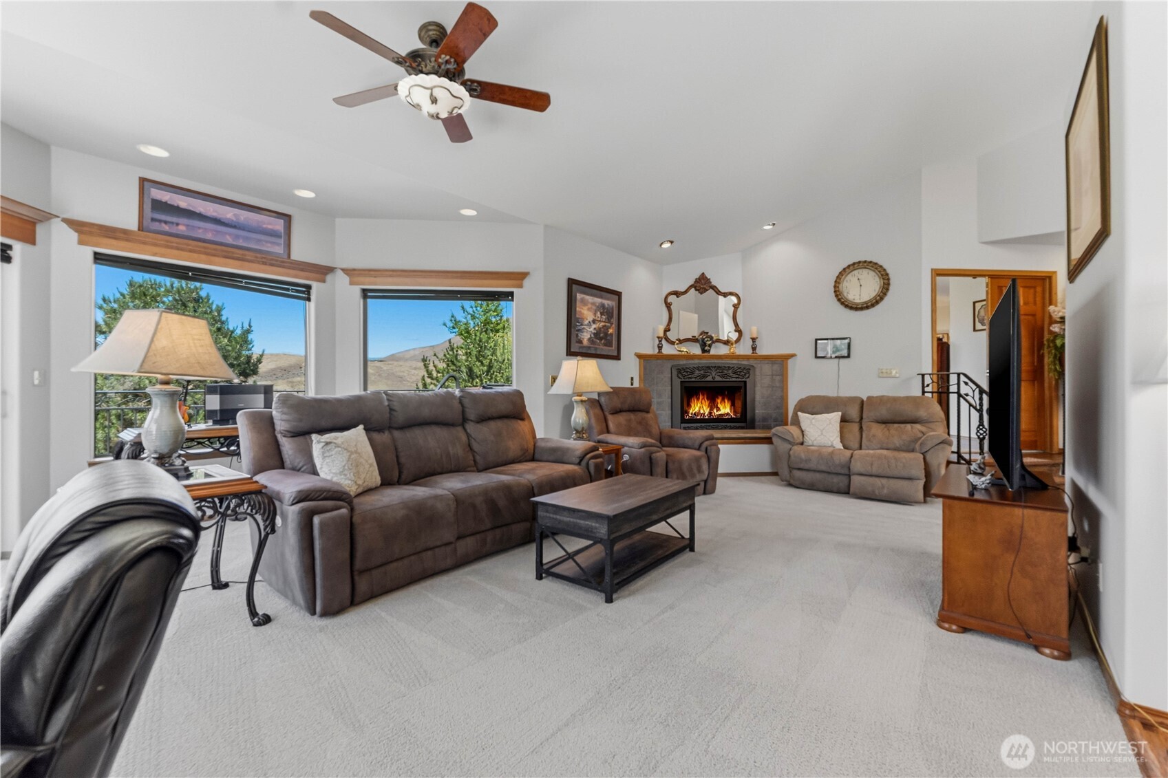 3870 Sunridge Ln Property Photo 12