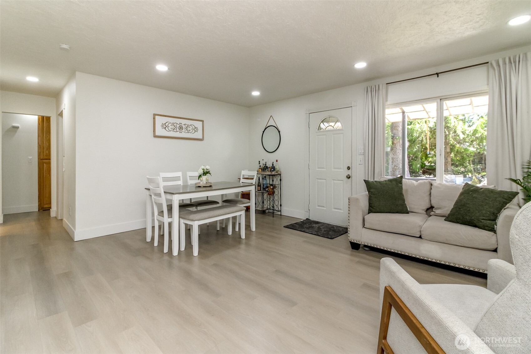 12524 Bingham Avenue Property Photo 6