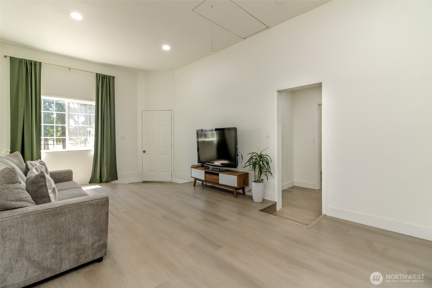 12524 Bingham Avenue Property Photo 19