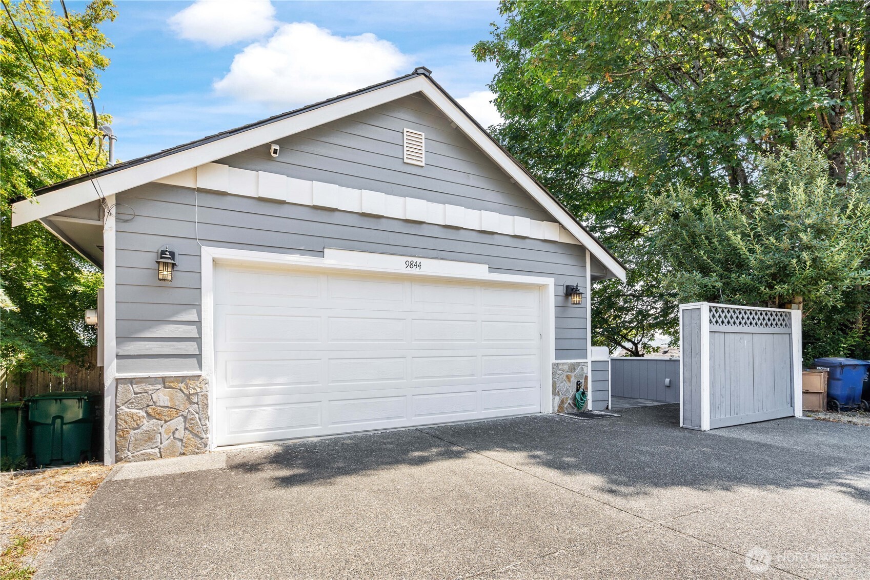 9844 Arrowsmith Avenue Property Photo 36