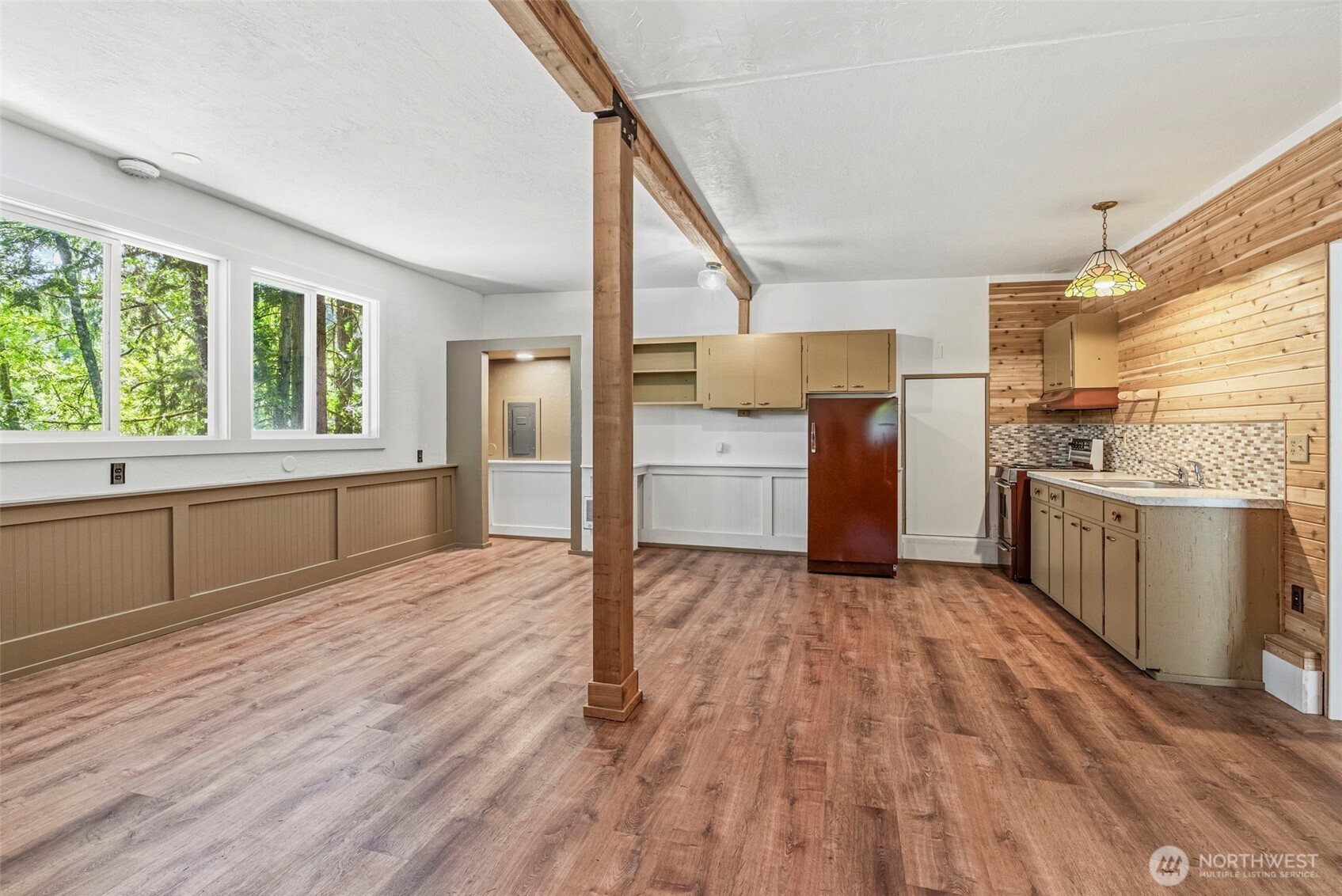 1701 Tower Road Property Photo 2