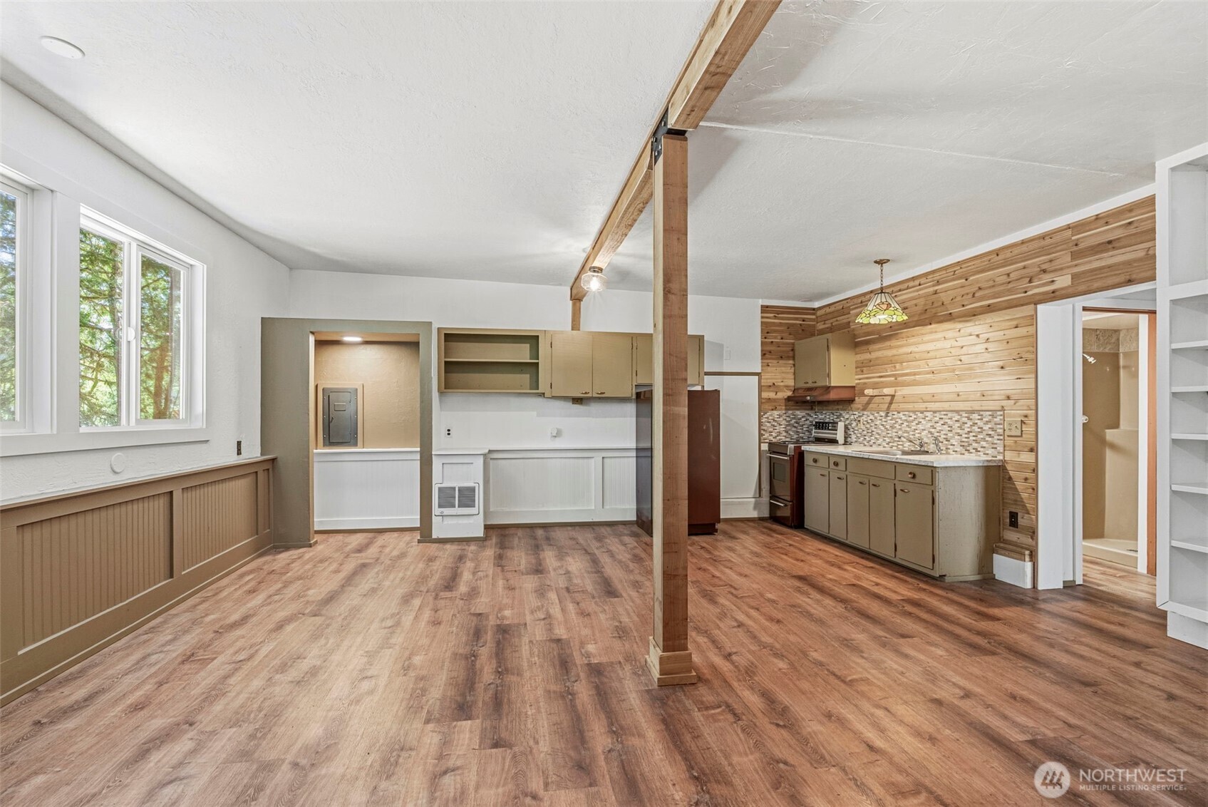 1701 Tower Road Property Photo 3