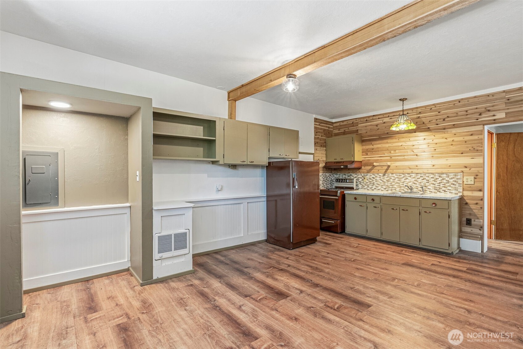 1701 Tower Road Property Photo 4