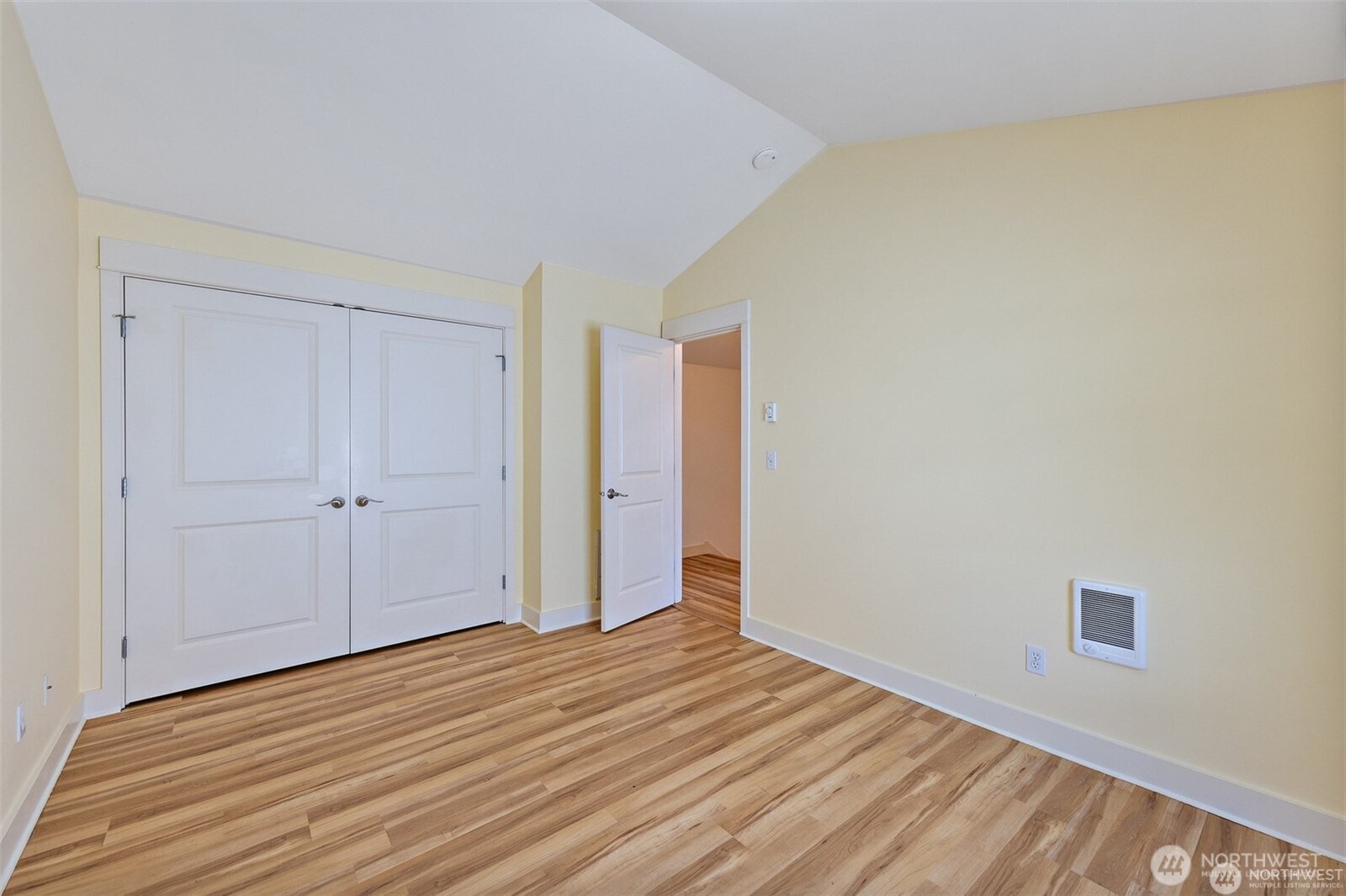 5033 12th Avenue B Property Photo 11