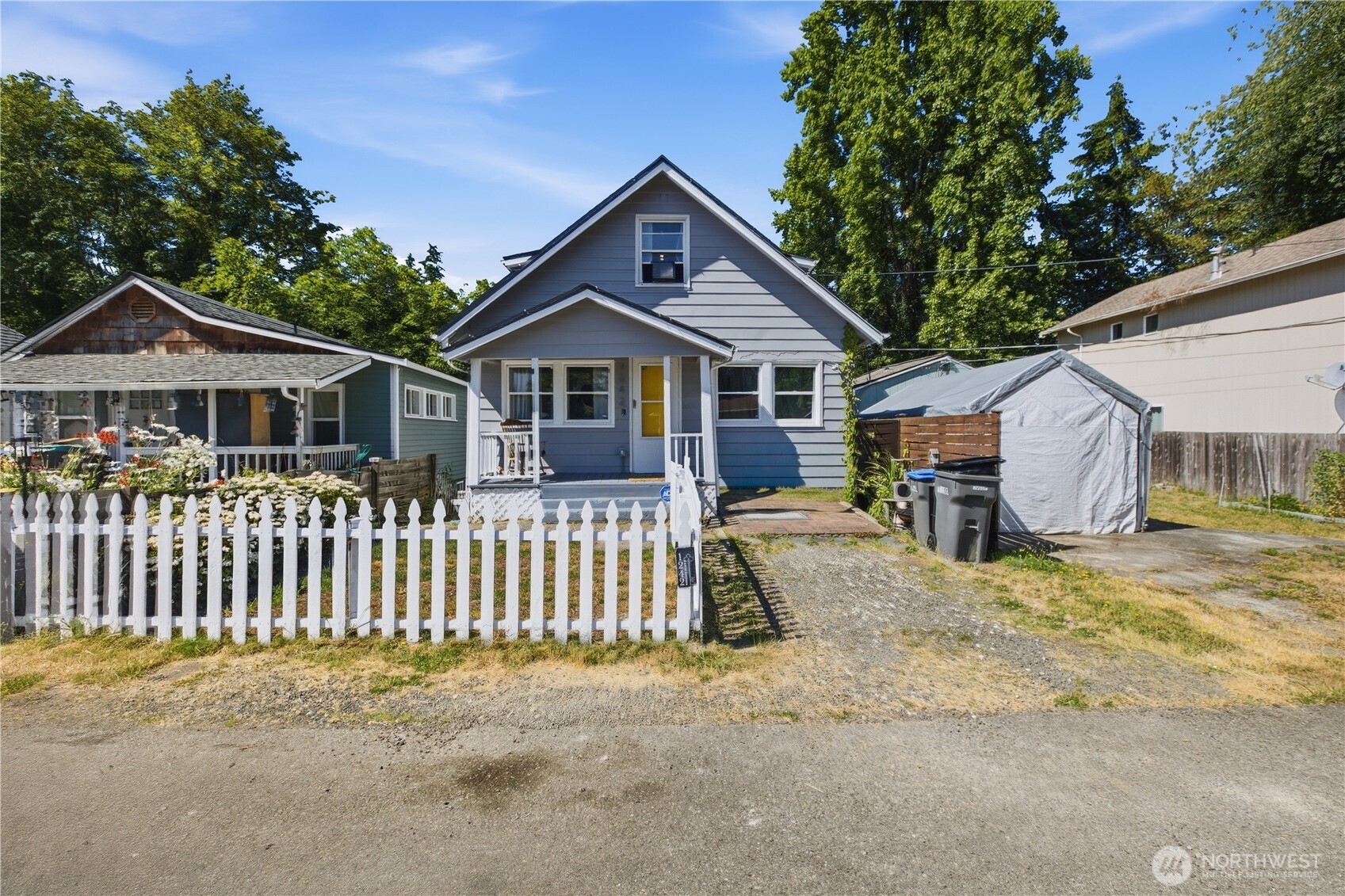 1242 Ridgeway Place Property Photo 3