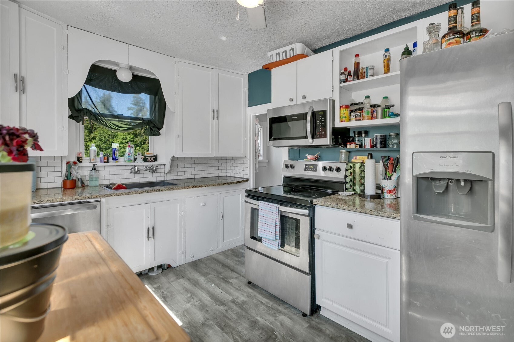 1242 Ridgeway Place Property Photo 8