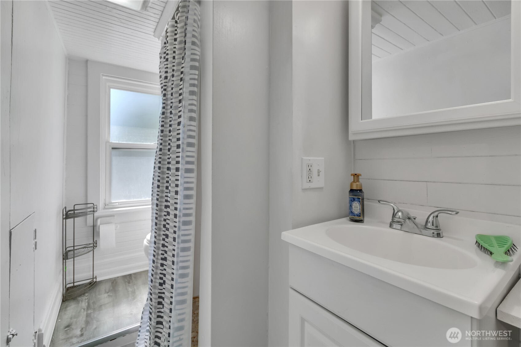 1242 Ridgeway Place Property Photo 17