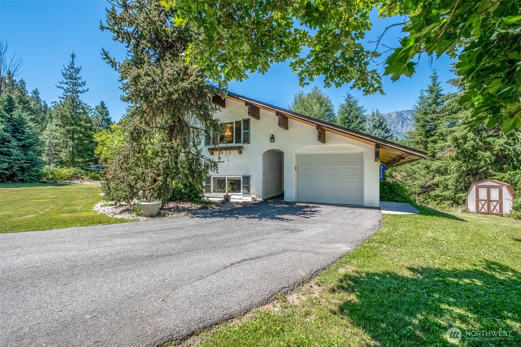 9724 Dye Road Property Photo 1