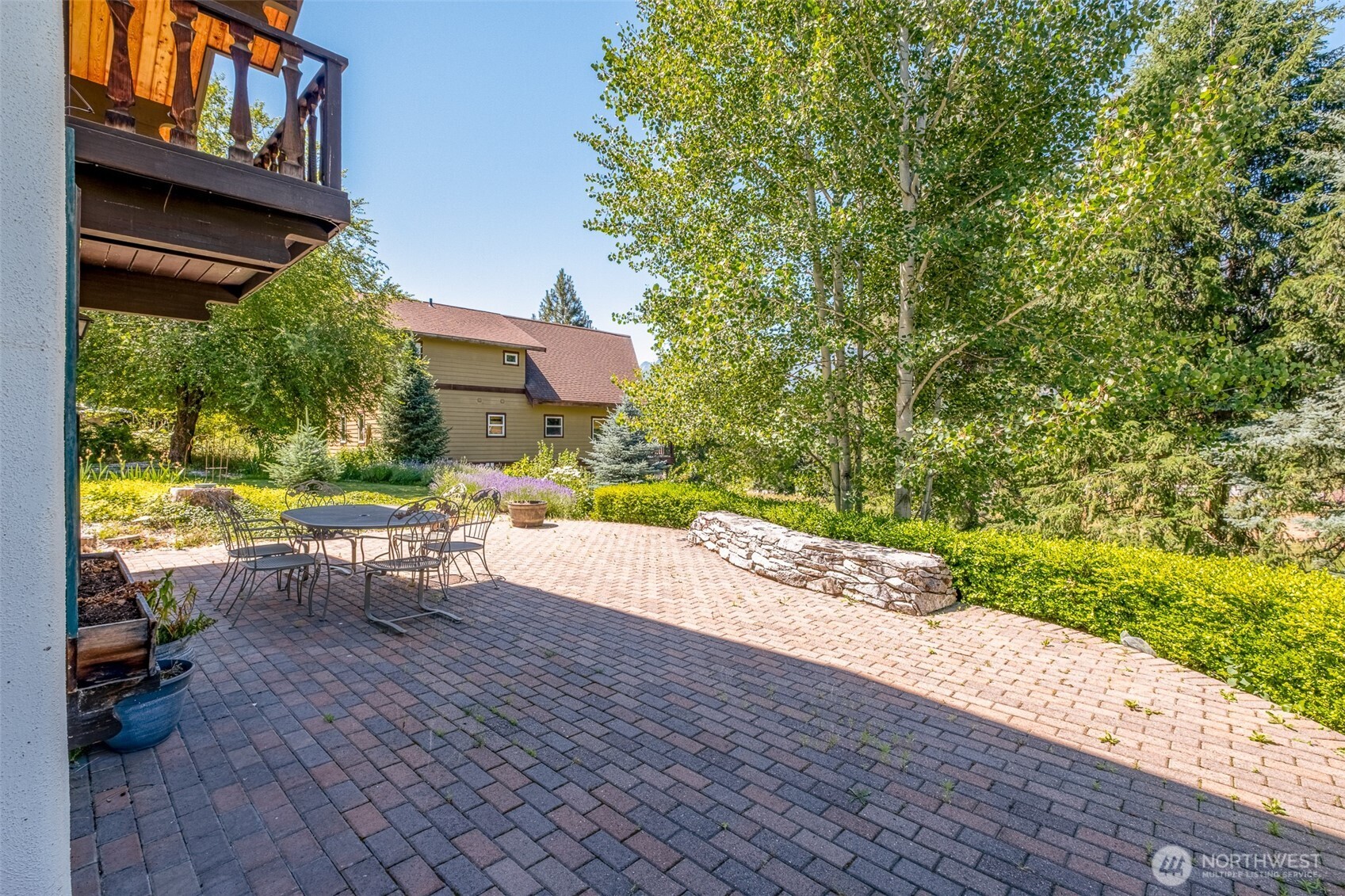9724 Dye Road Property Photo 3