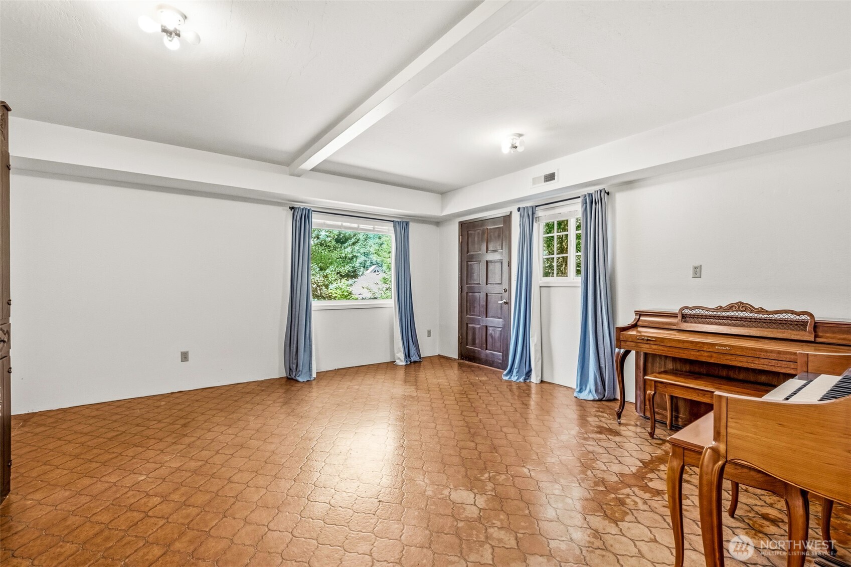 9724 Dye Road Property Photo 18