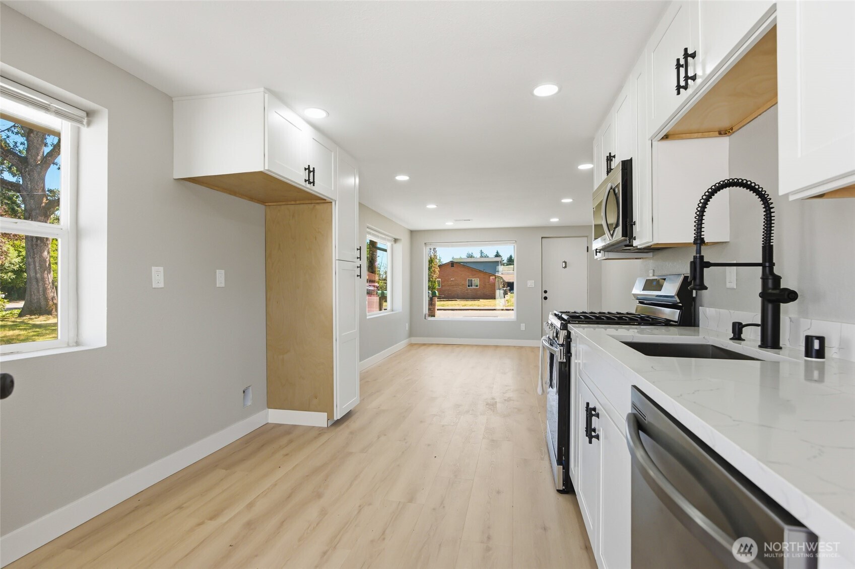 14402 Washington Avenue 3 Property Photo 3
