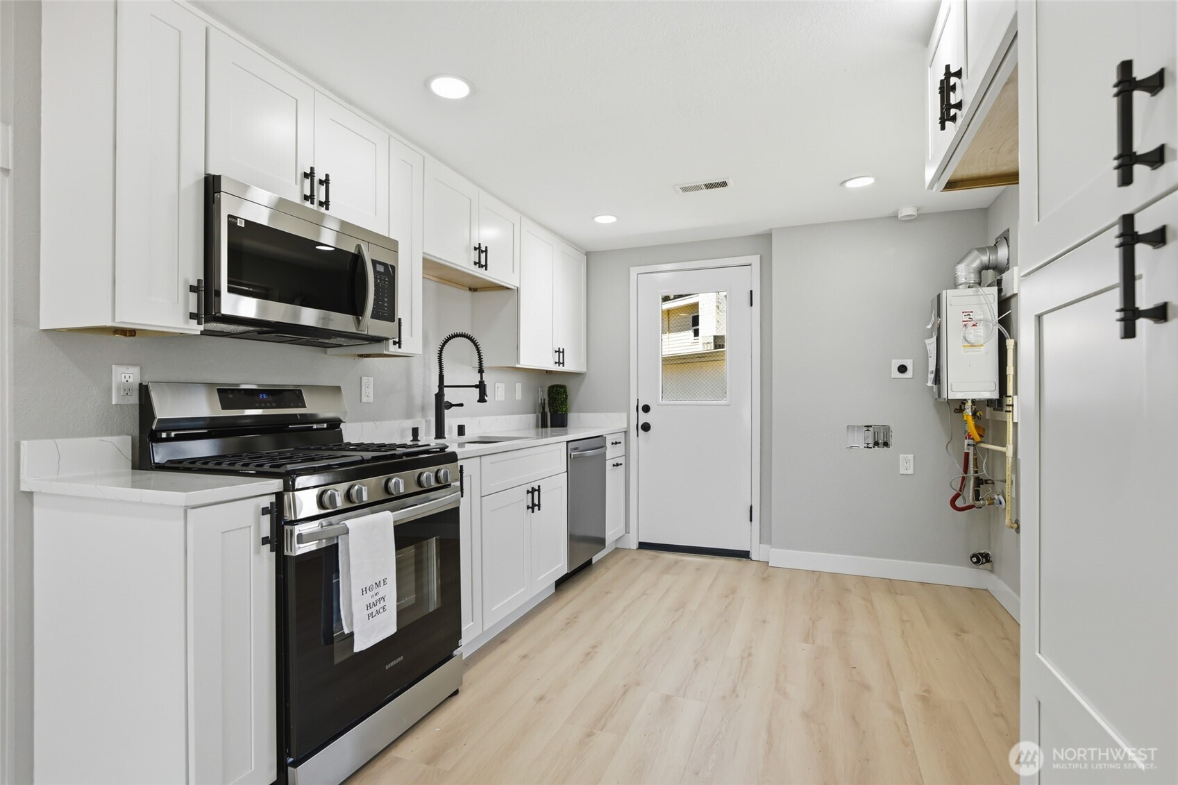 14402 Washington Avenue 3 Property Photo 8