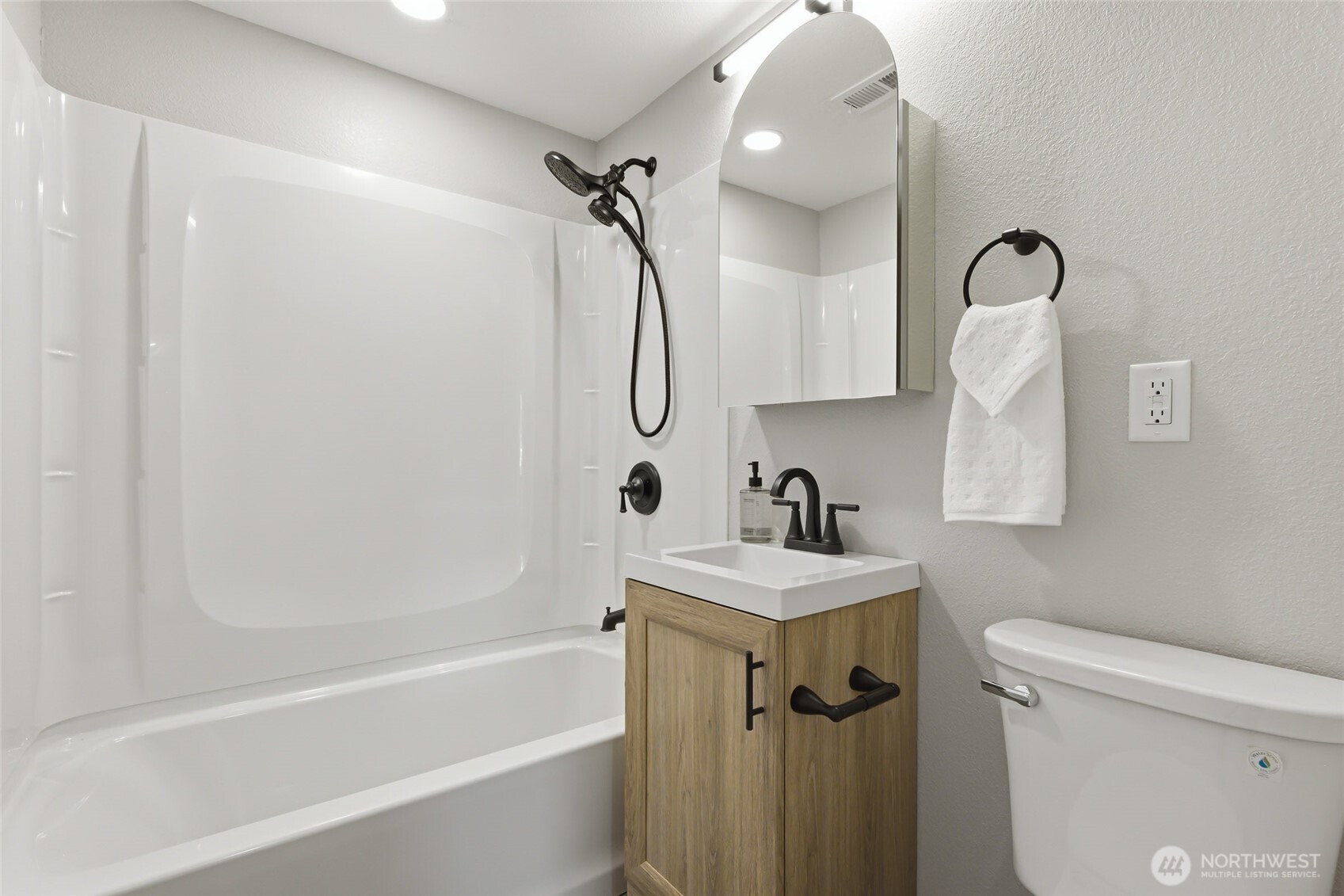 14402 Washington Avenue 3 Property Photo 14