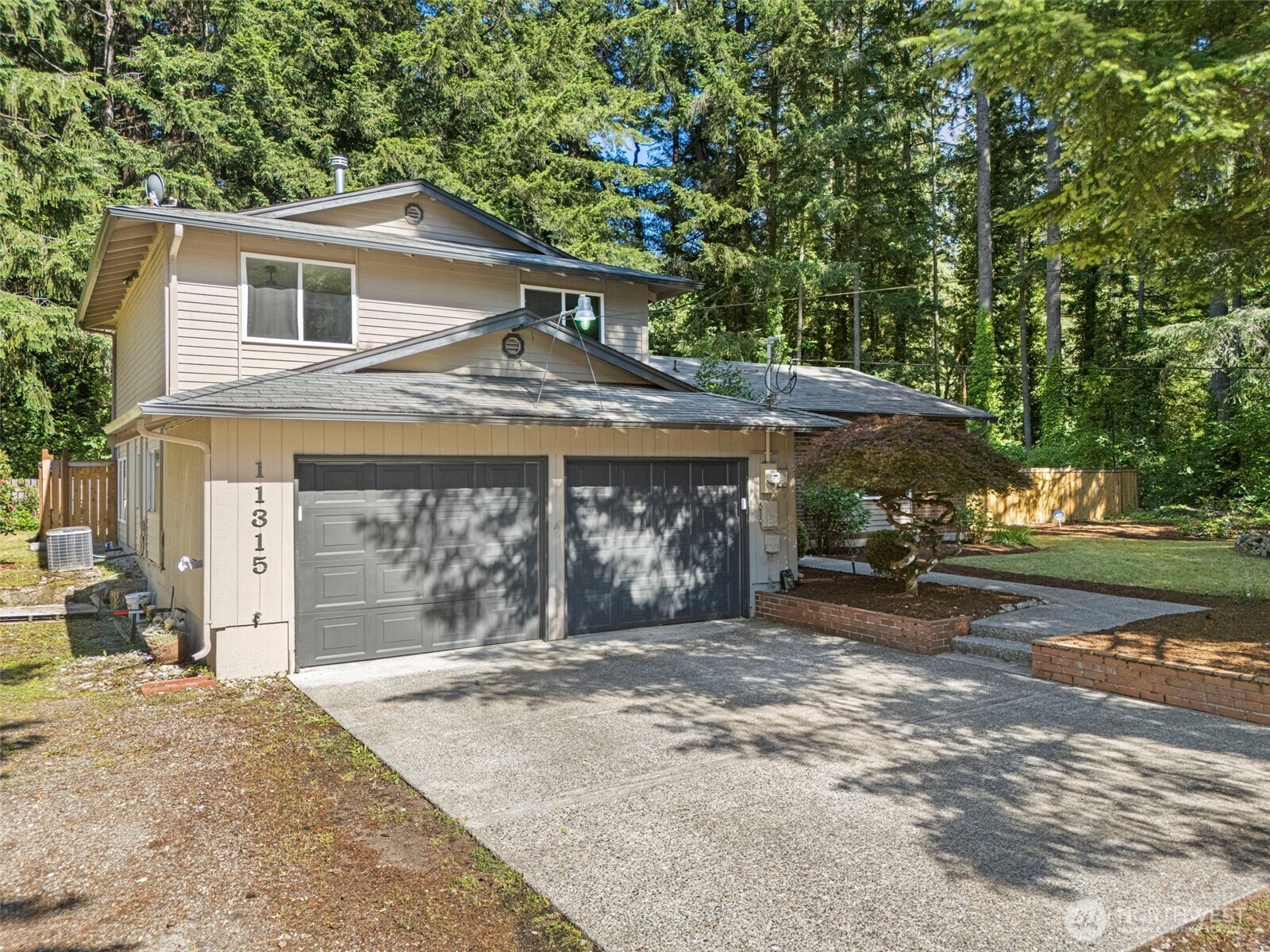 11315 83rd Avenue Property Photo 3