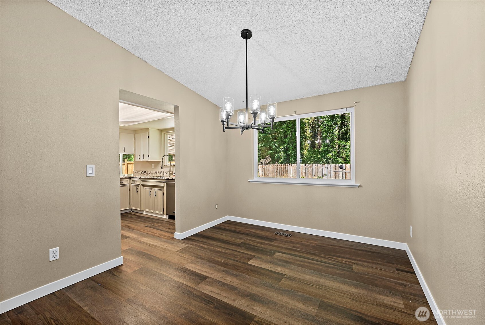 11315 83rd Avenue Property Photo 9