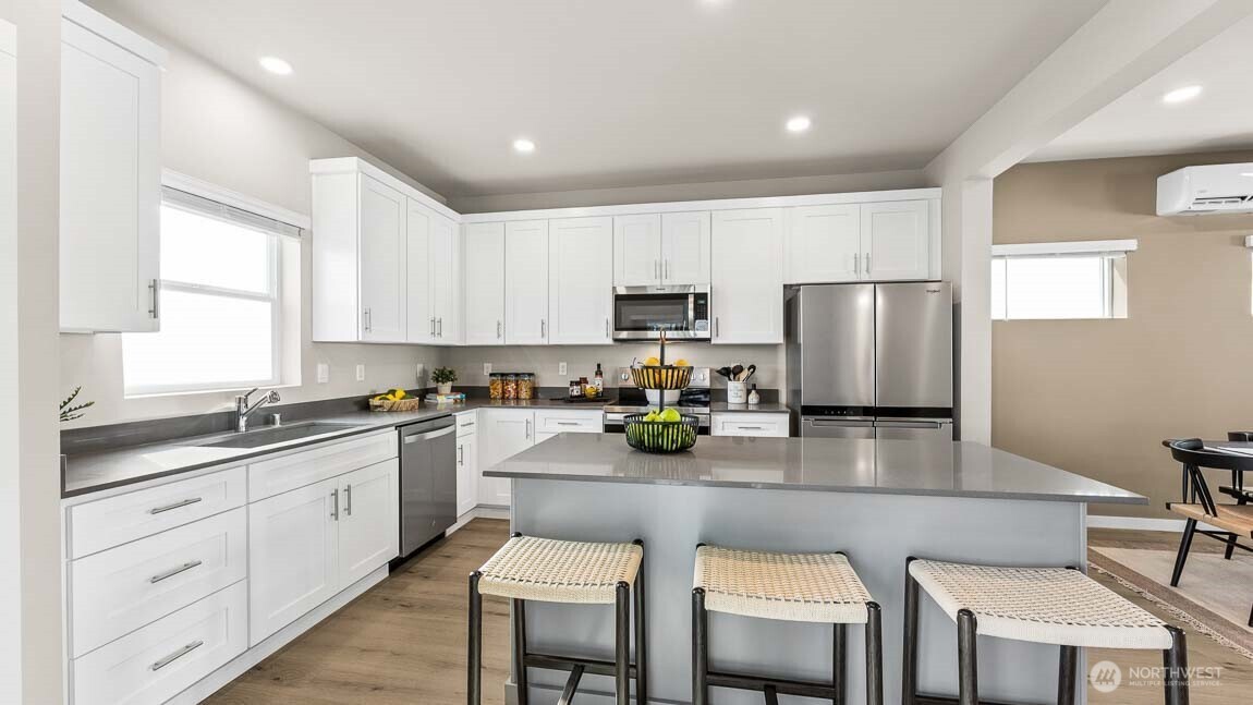 13905 11th Place Property Photo 2