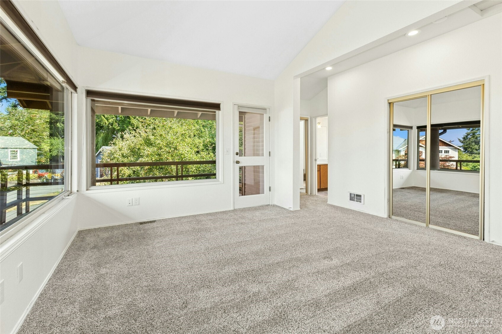 4917 Ocean Avenue Property Photo 10