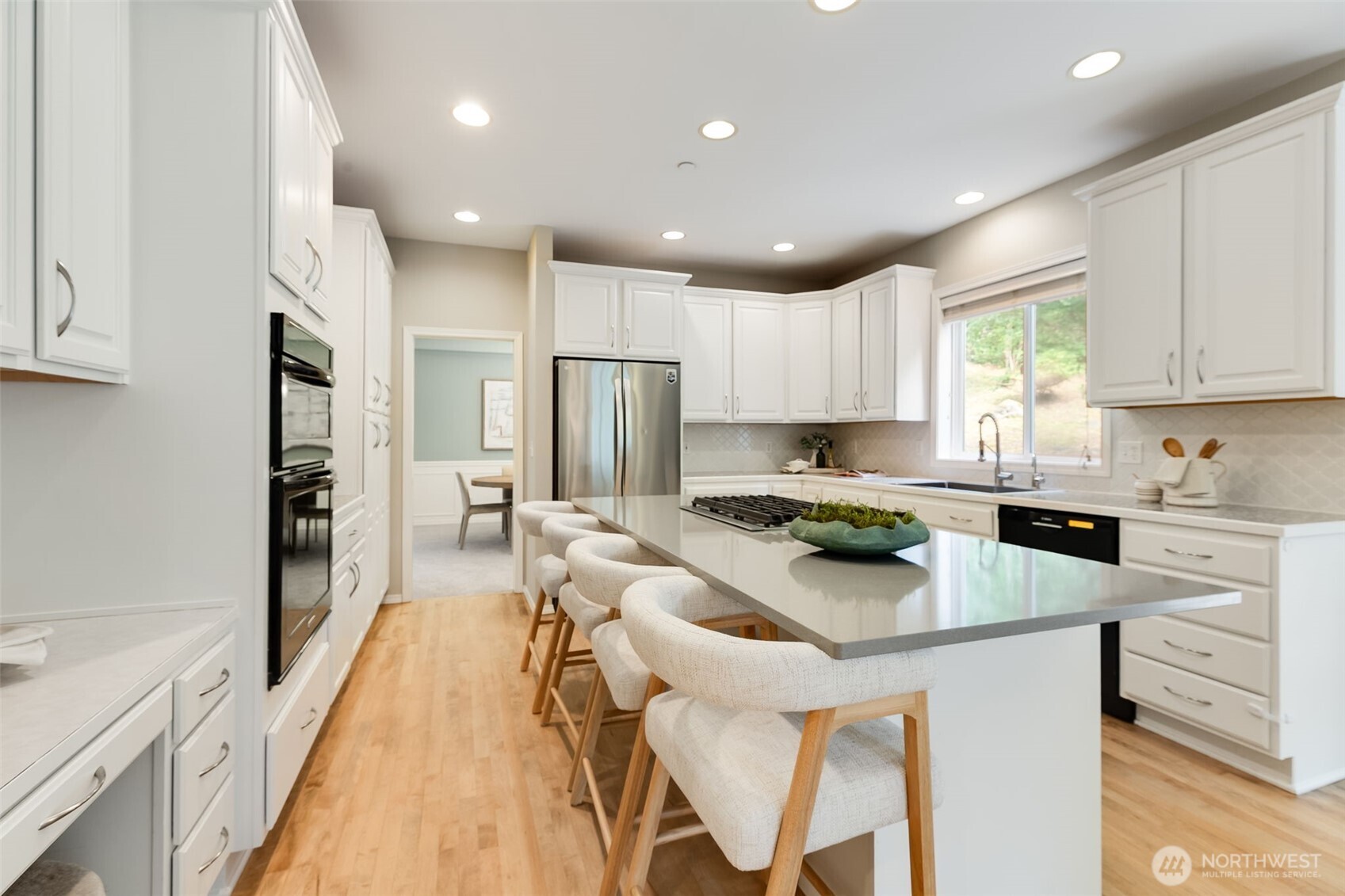 10930 Kelly Road Property Photo 13