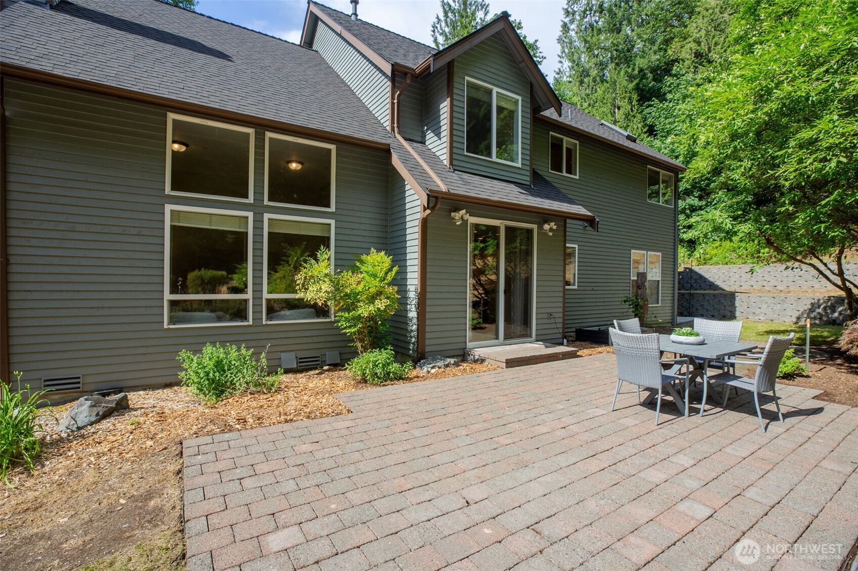 10930 Kelly Road Property Photo 35