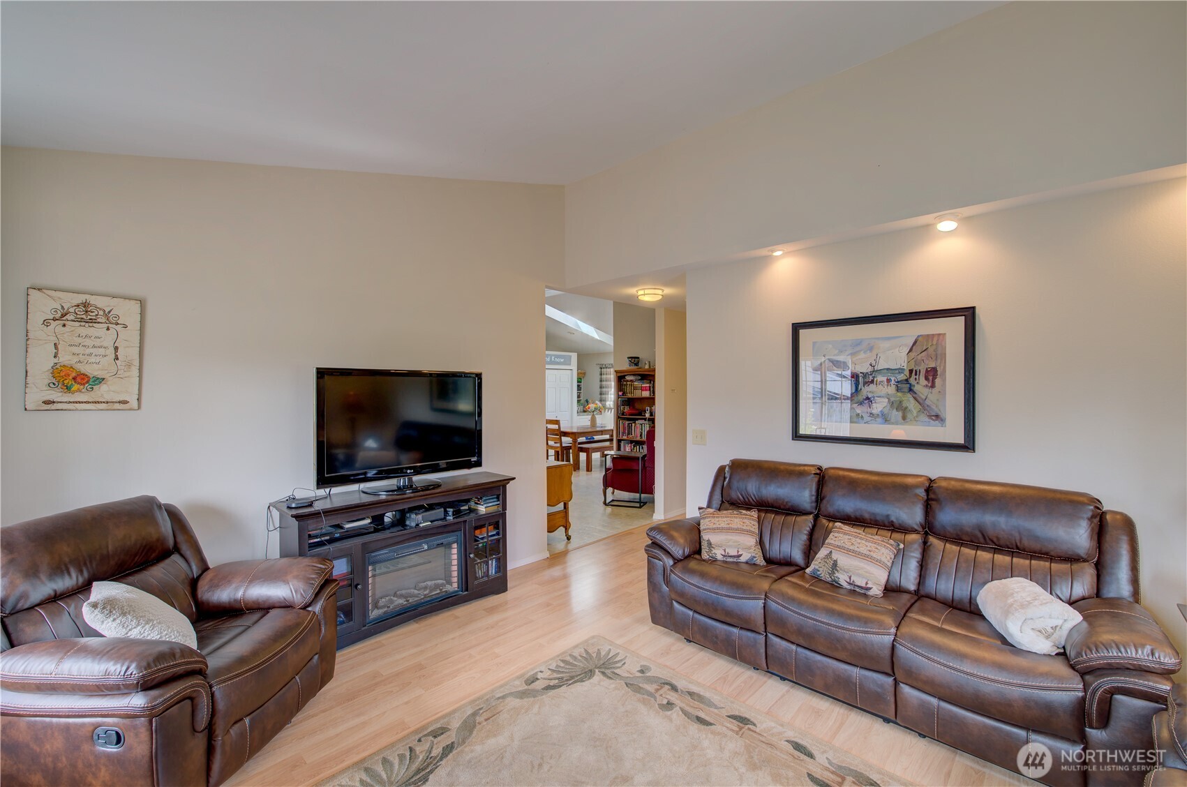 1709 263rd Place Property Photo 4