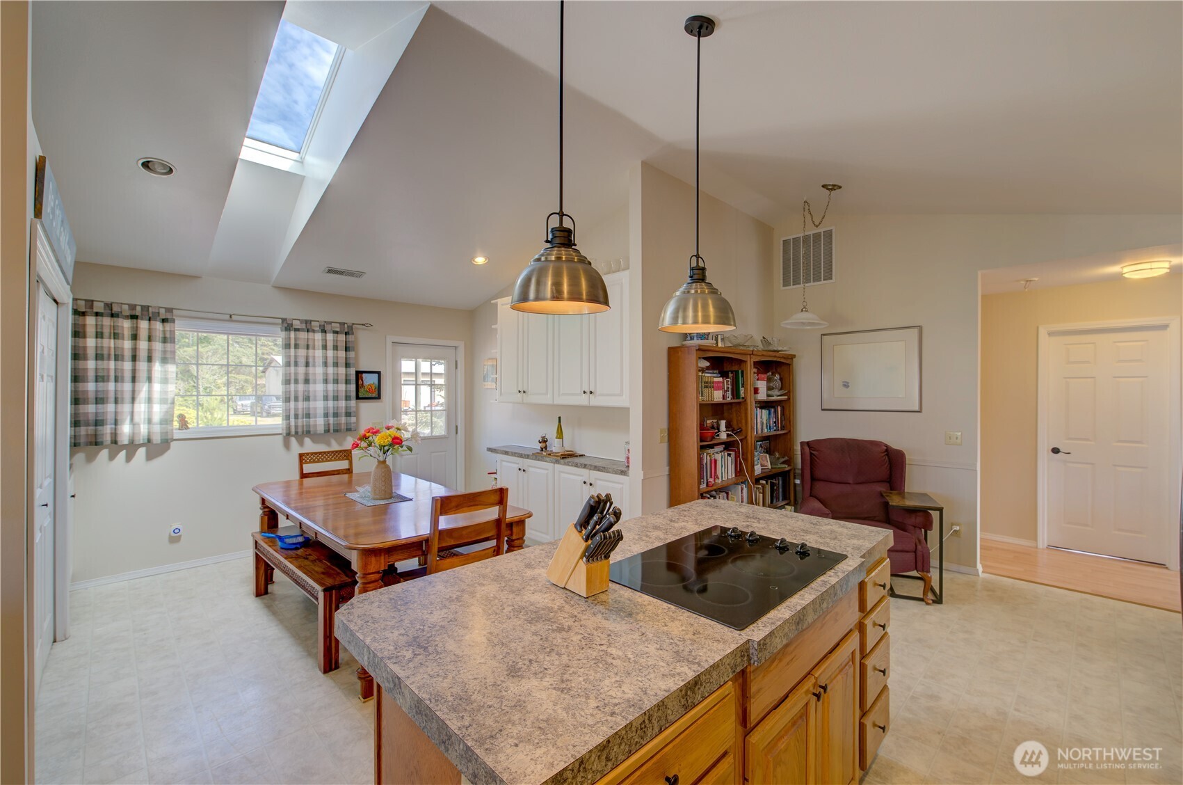 1709 263rd Place Property Photo 8