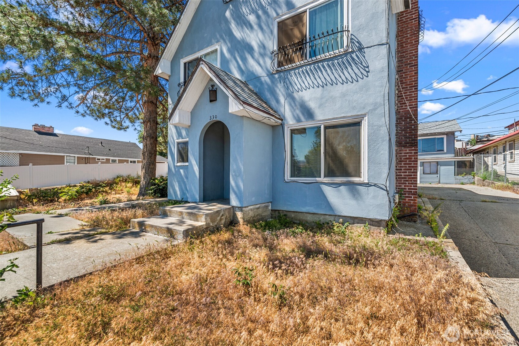 330 Roosevelt Avenue Property Photo 4