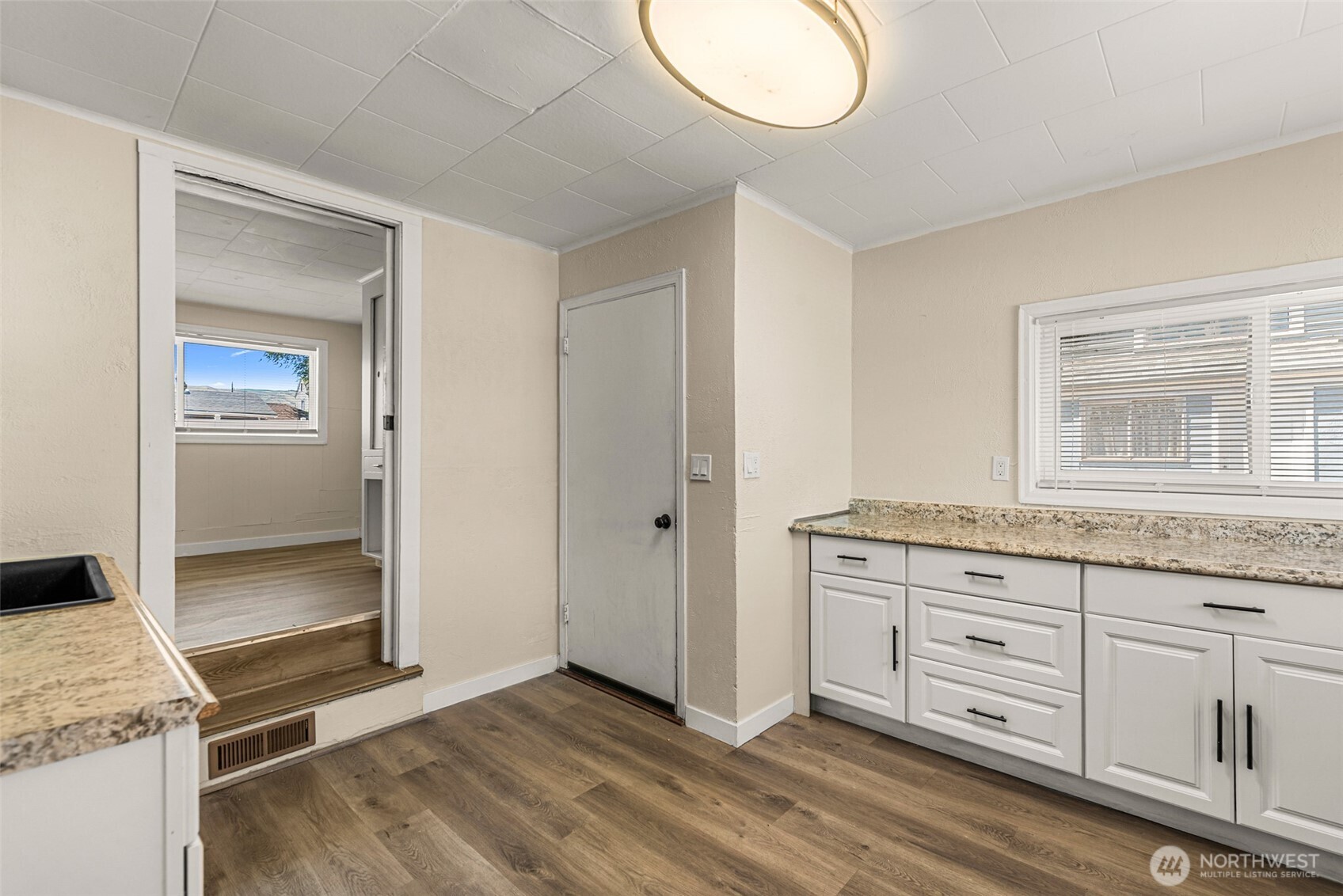 330 Roosevelt Avenue Property Photo 15