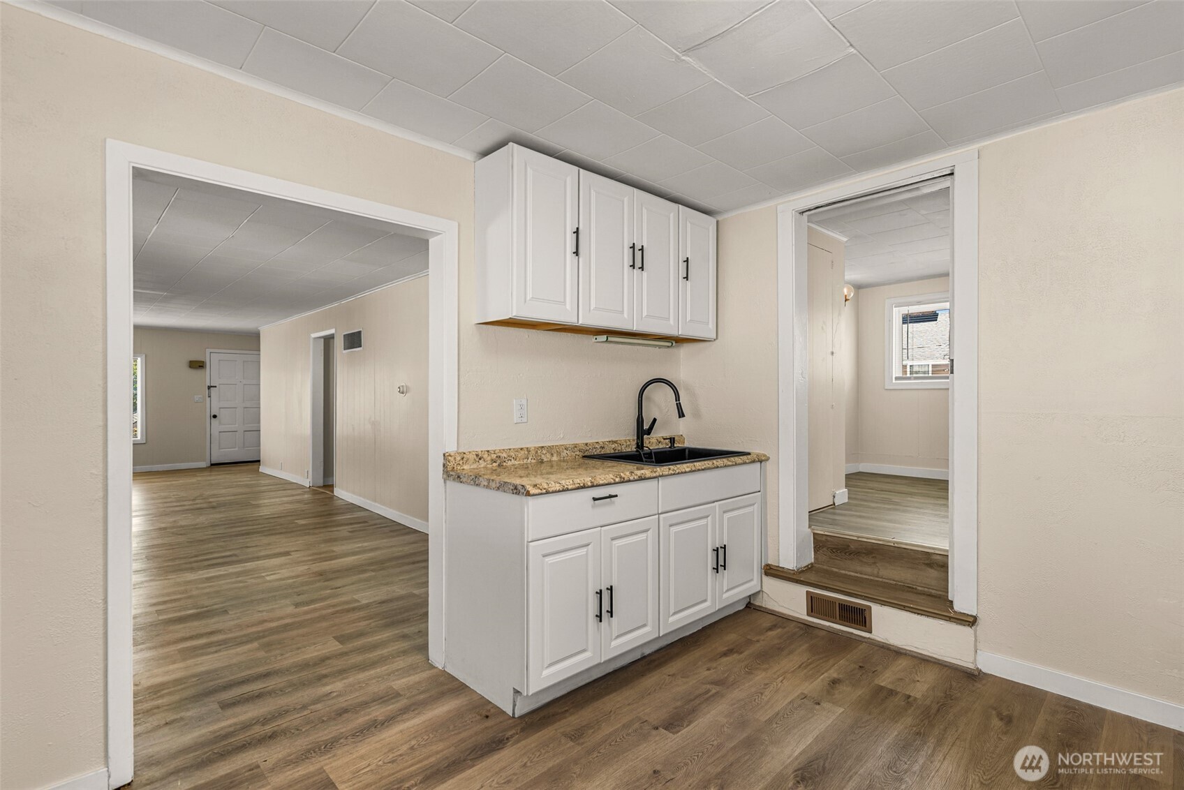 330 Roosevelt Avenue Property Photo 17