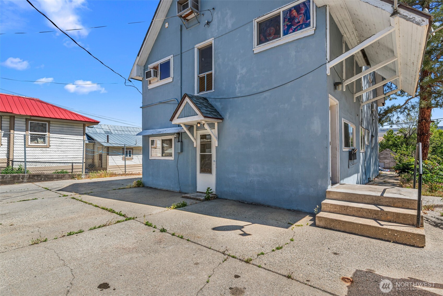330 Roosevelt Avenue Property Photo 31