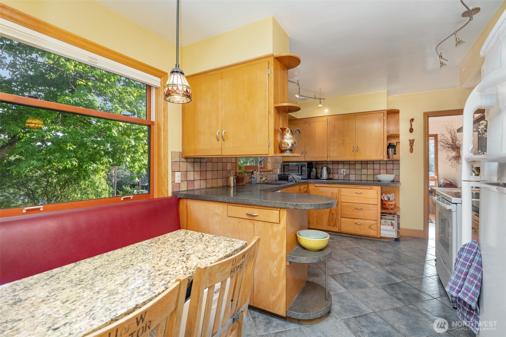 726 N 137th Street Property Photo 8