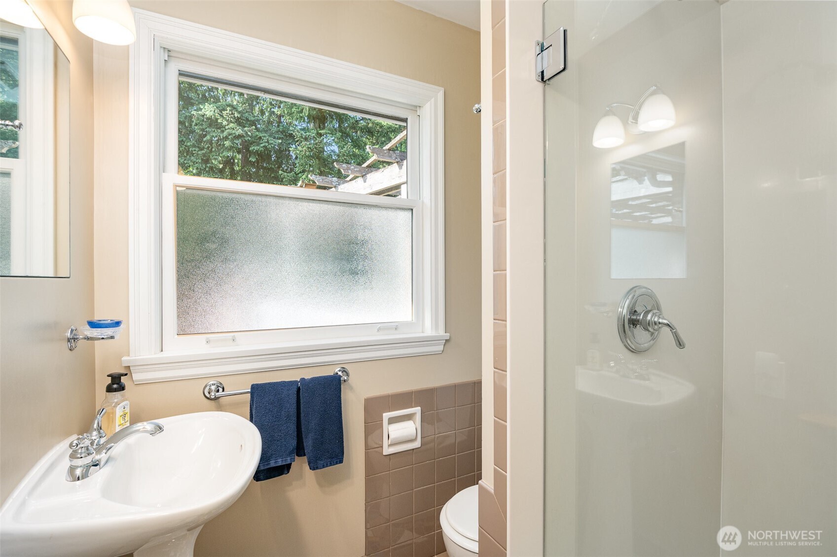726 N 137th Street Property Photo 16