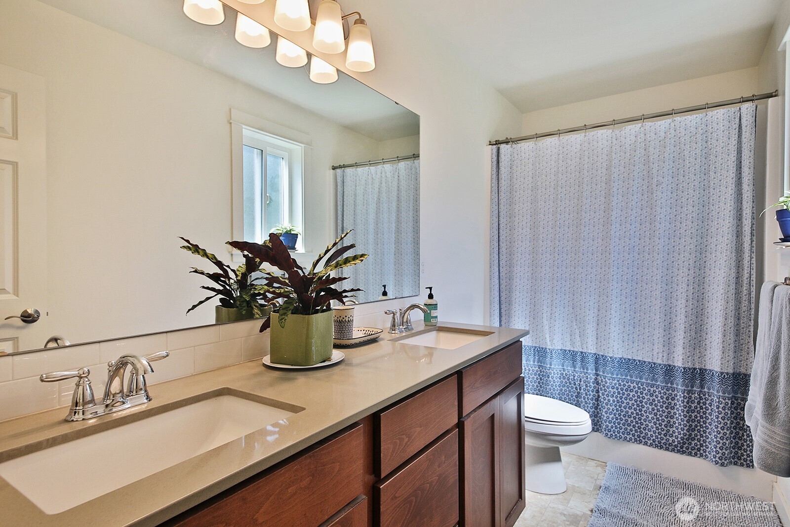 6545 Cultus Bay Road Property Photo 20