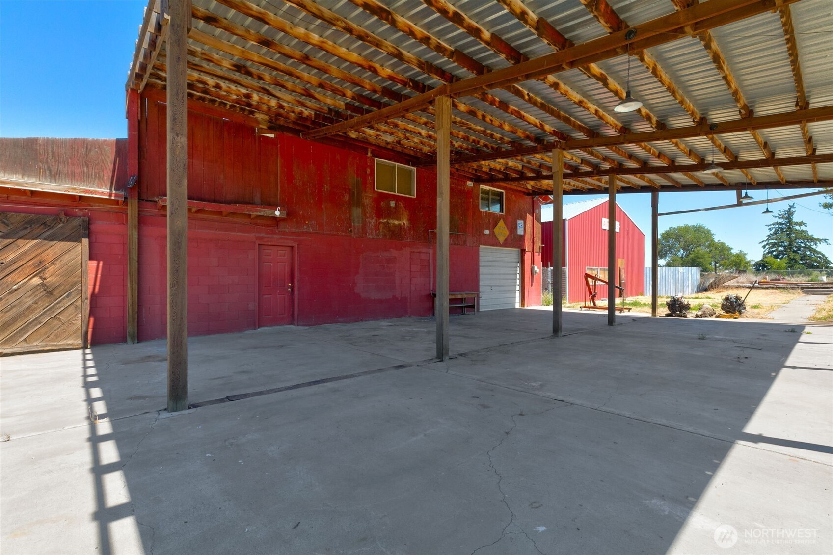 651 E Stover Road Property Photo 10