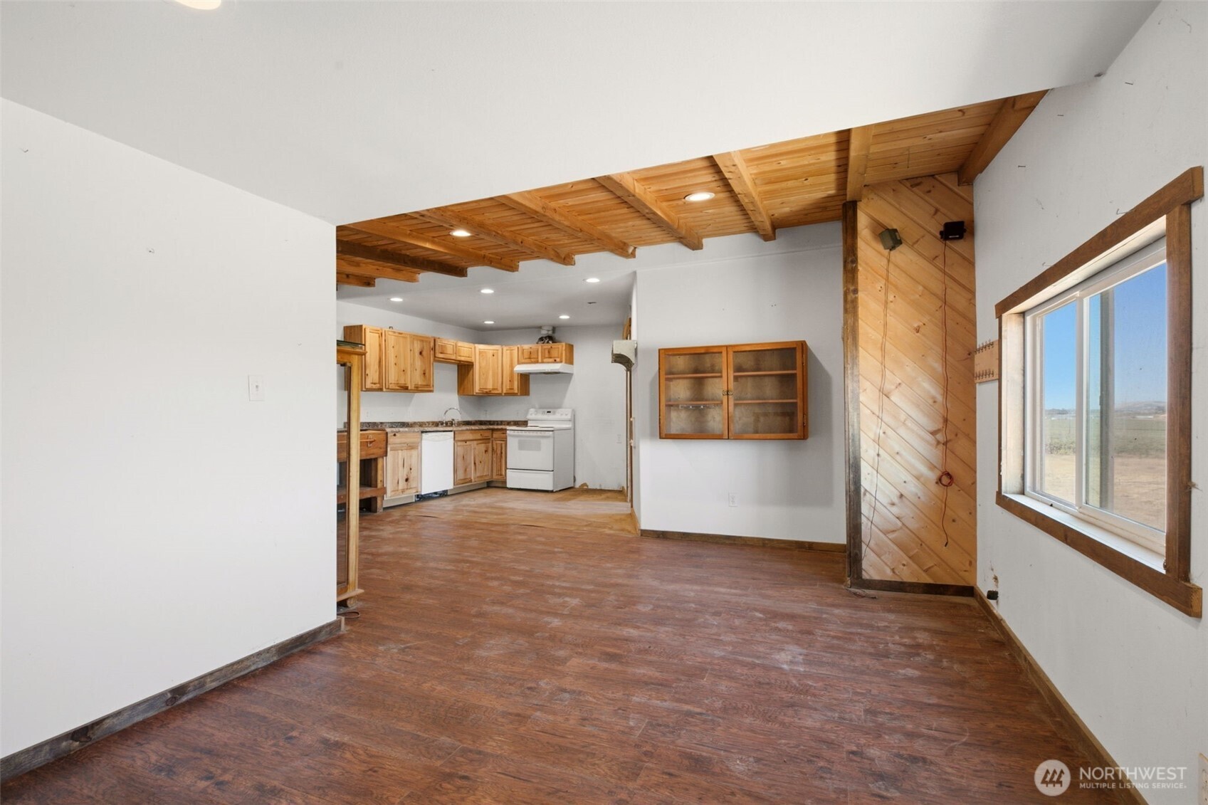 651 E Stover Road Property Photo 11