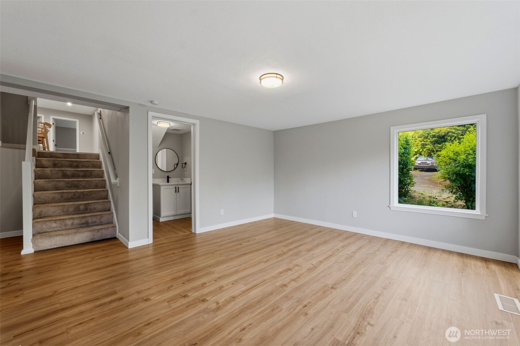 1910 Corbet Drive Property Photo 3
