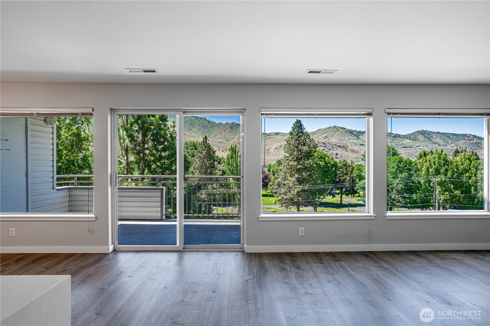 808 W Manson Highway B202 Property Photo 6