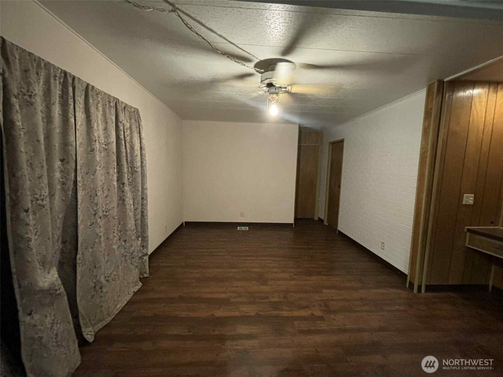 402 W 6th Avenue Property Photo 3