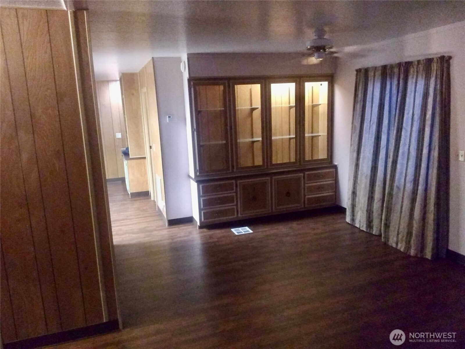 402 W 6th Avenue Property Photo 15