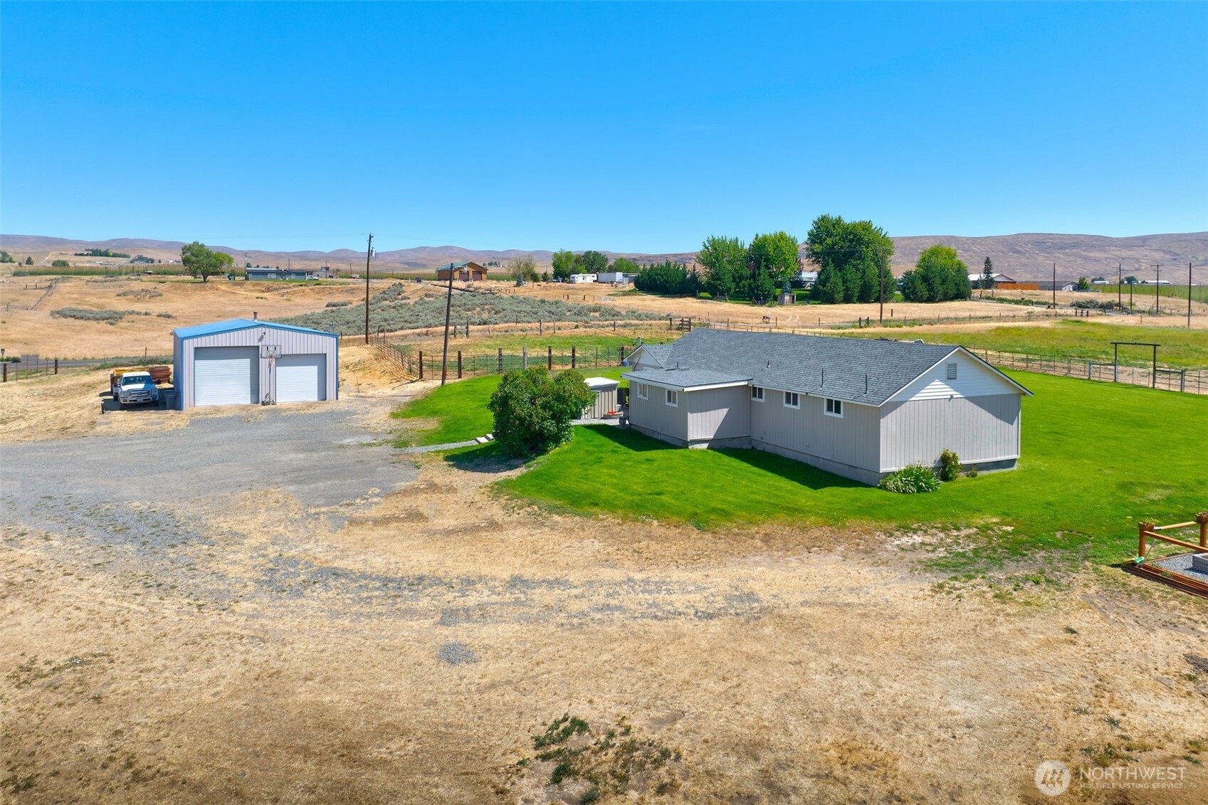 1240 W Huntzinger Road Property Photo 5