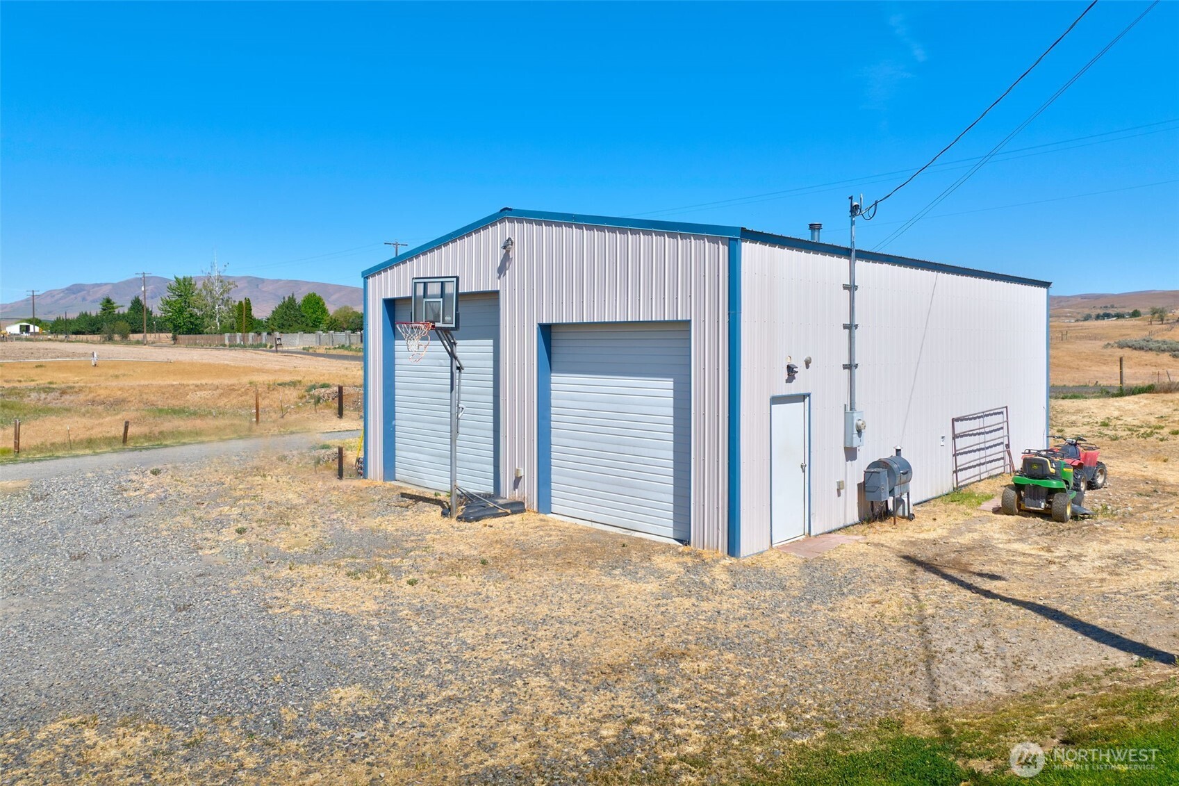 1240 W Huntzinger Road Property Photo 6