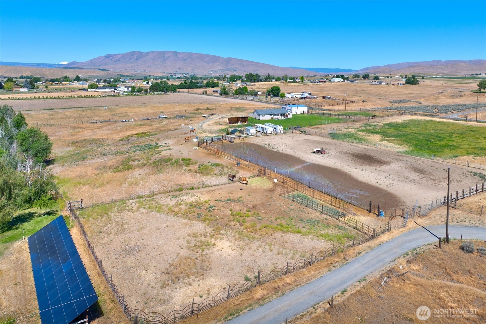 1240 W Huntzinger Road Property Photo 9