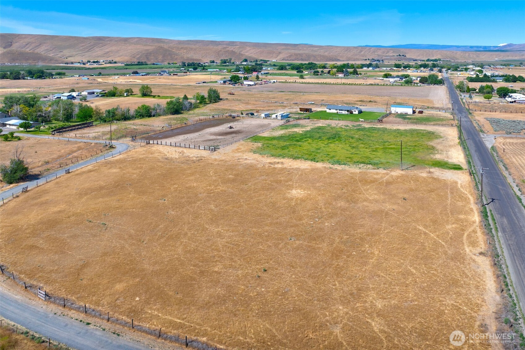 1240 W Huntzinger Road Property Photo 10