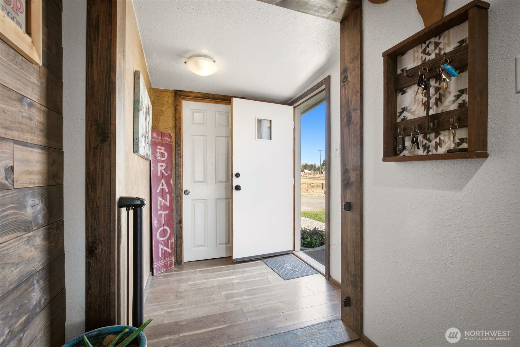 1240 W Huntzinger Road Property Photo 16