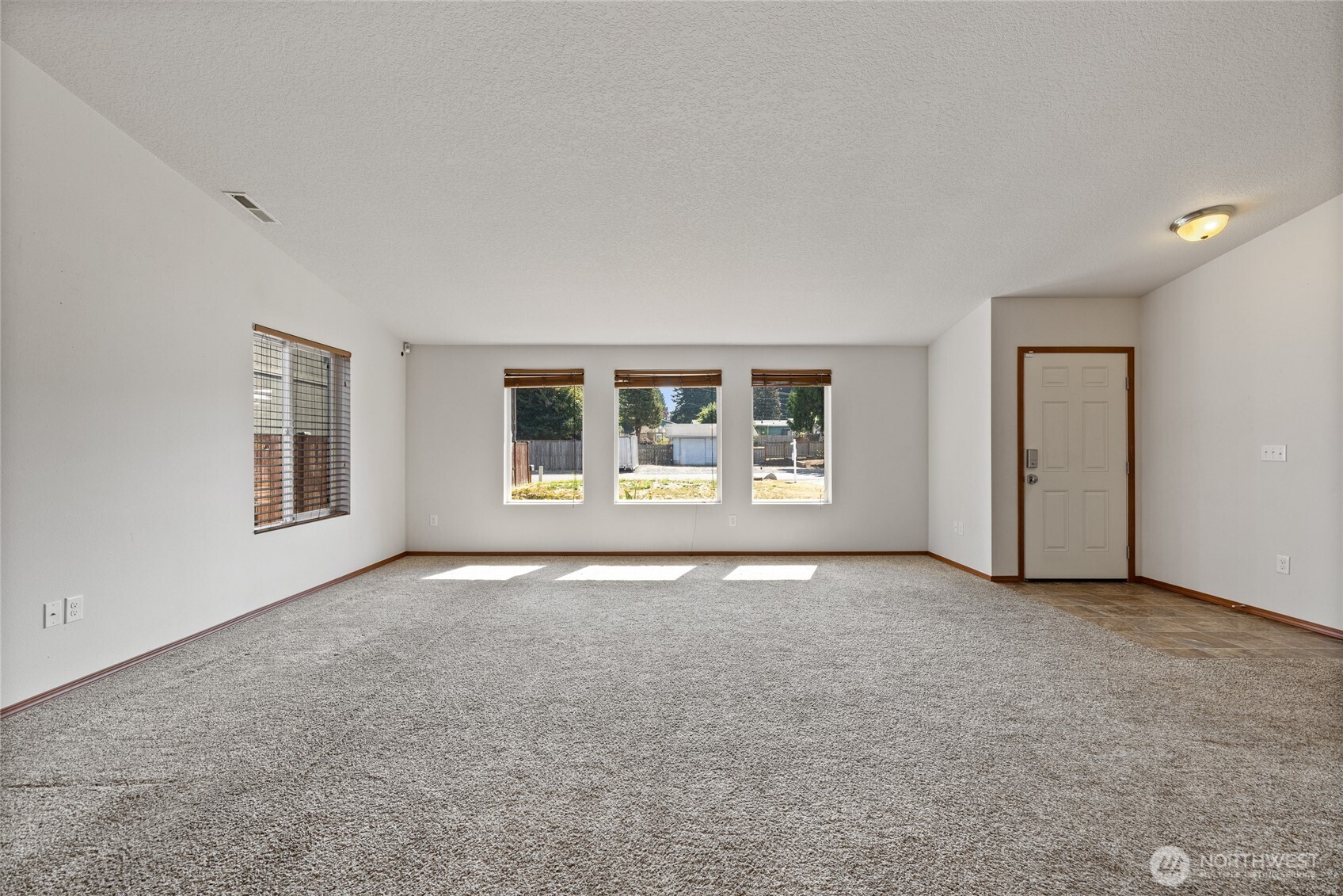 15914 85th Avenue Property Photo 4
