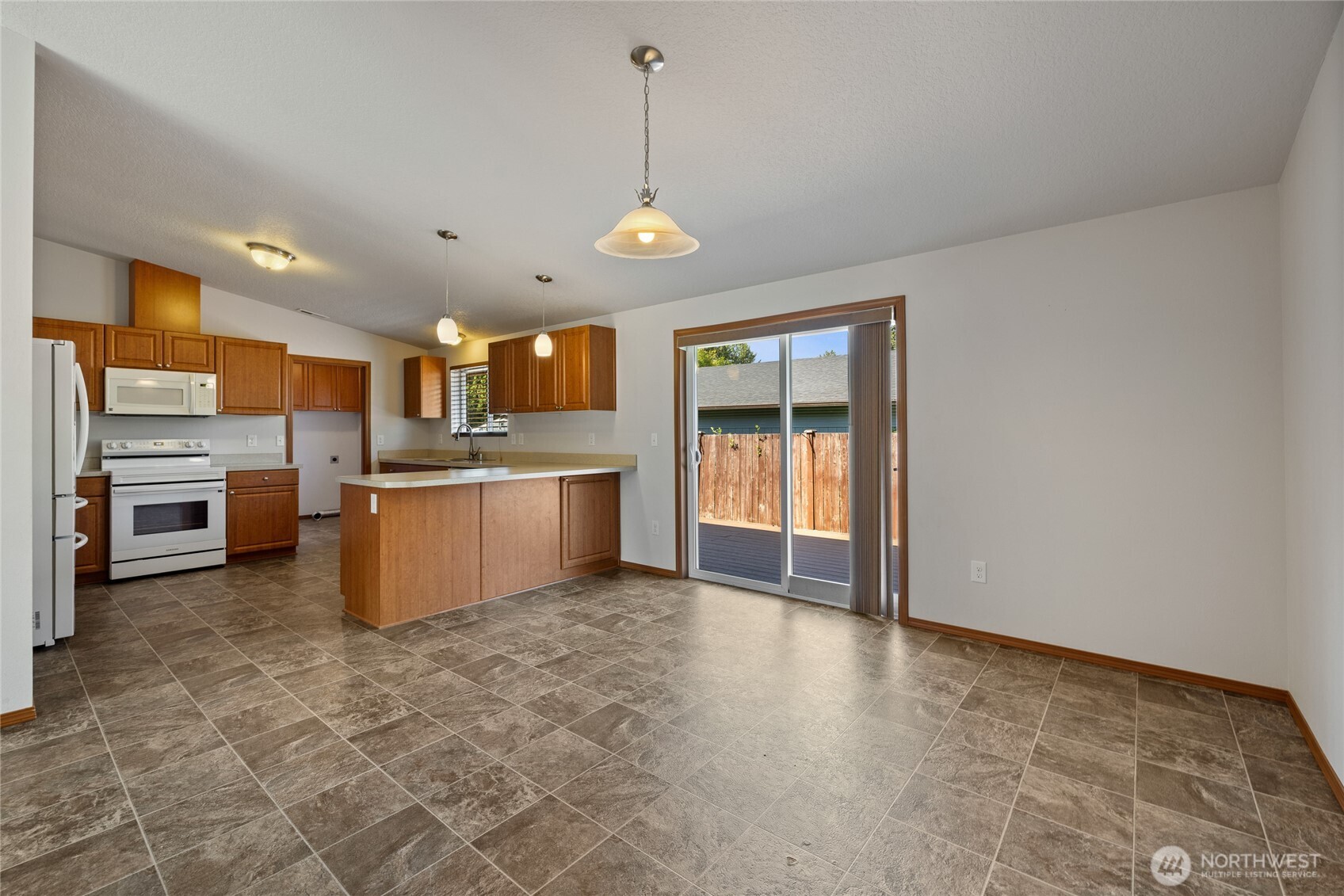 15914 85th Avenue Property Photo 6
