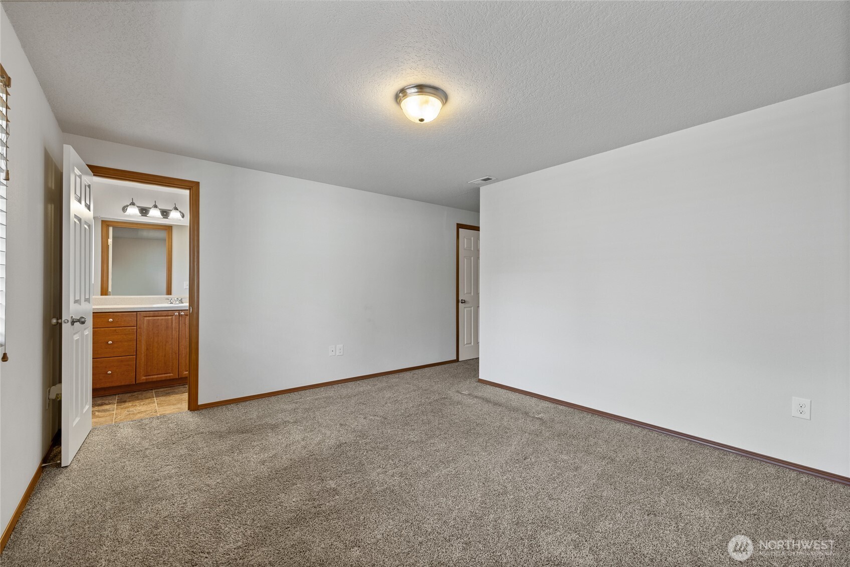 15914 85th Avenue Property Photo 14